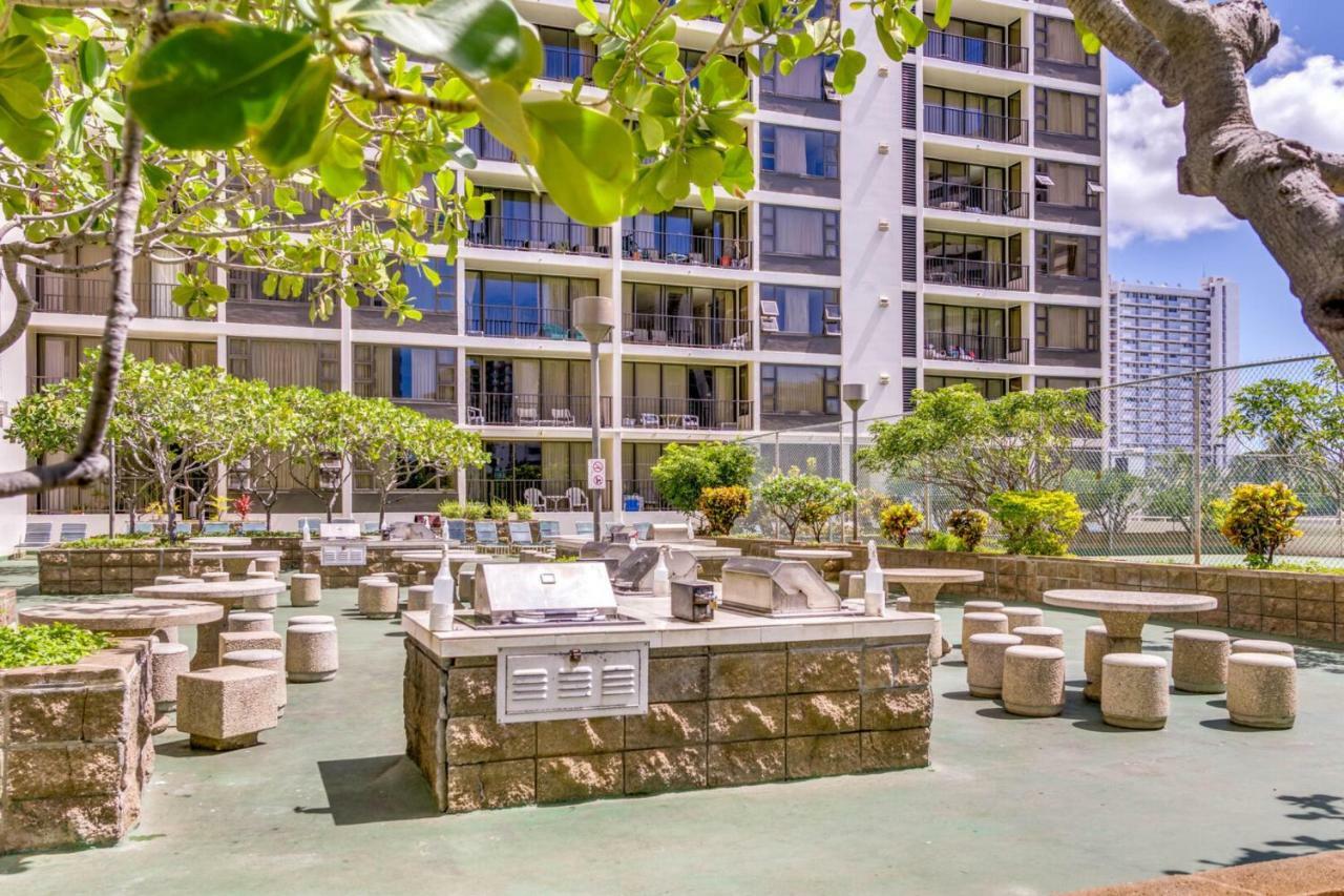 Waikiki Banyan By Koko Resorts Honolulu Exteriör bild